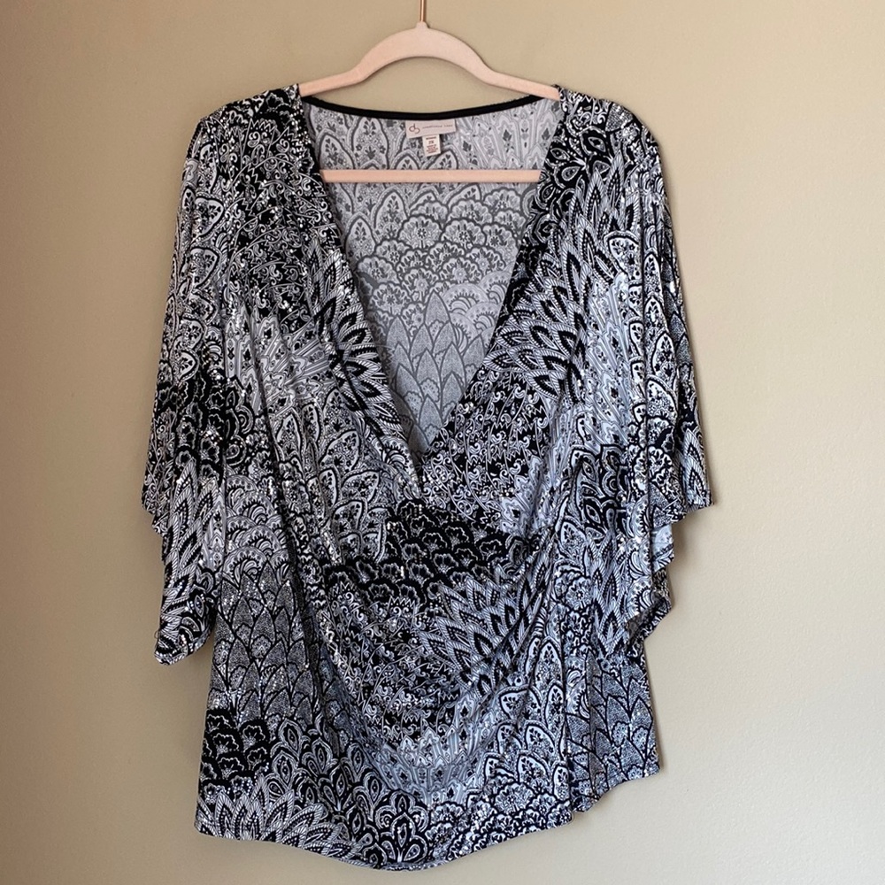 Dress Barn Women's Sparkly Black and White Asymmetrical V-neck Blouse Size 2X